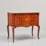 1070 4001 CHEST OF DRAWERS